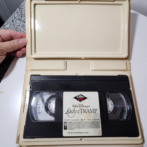 Disney Black Diamond Classics Lady and the Tramp VHS Tape - Picture 10 of 12